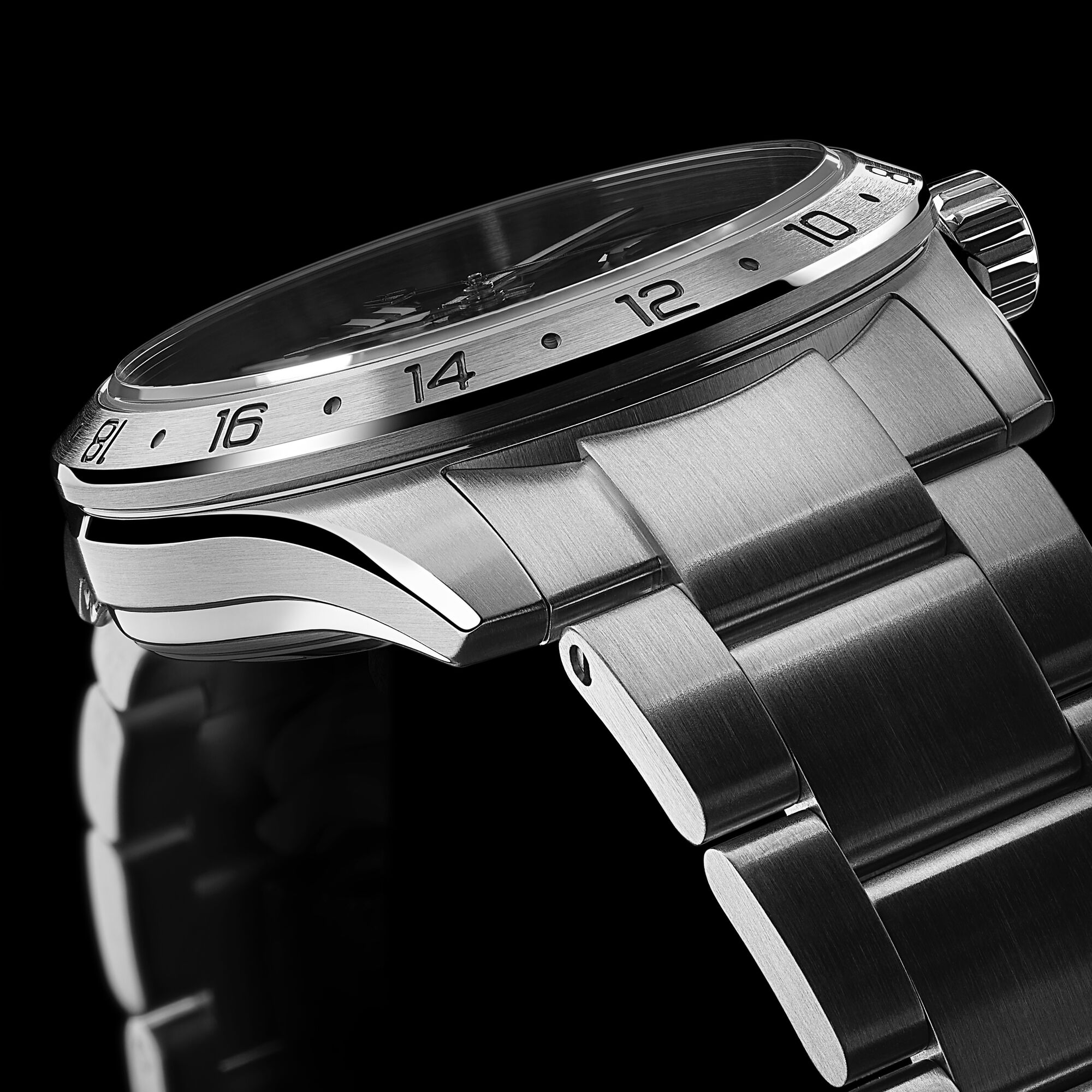 C63 Sealander GMT 36