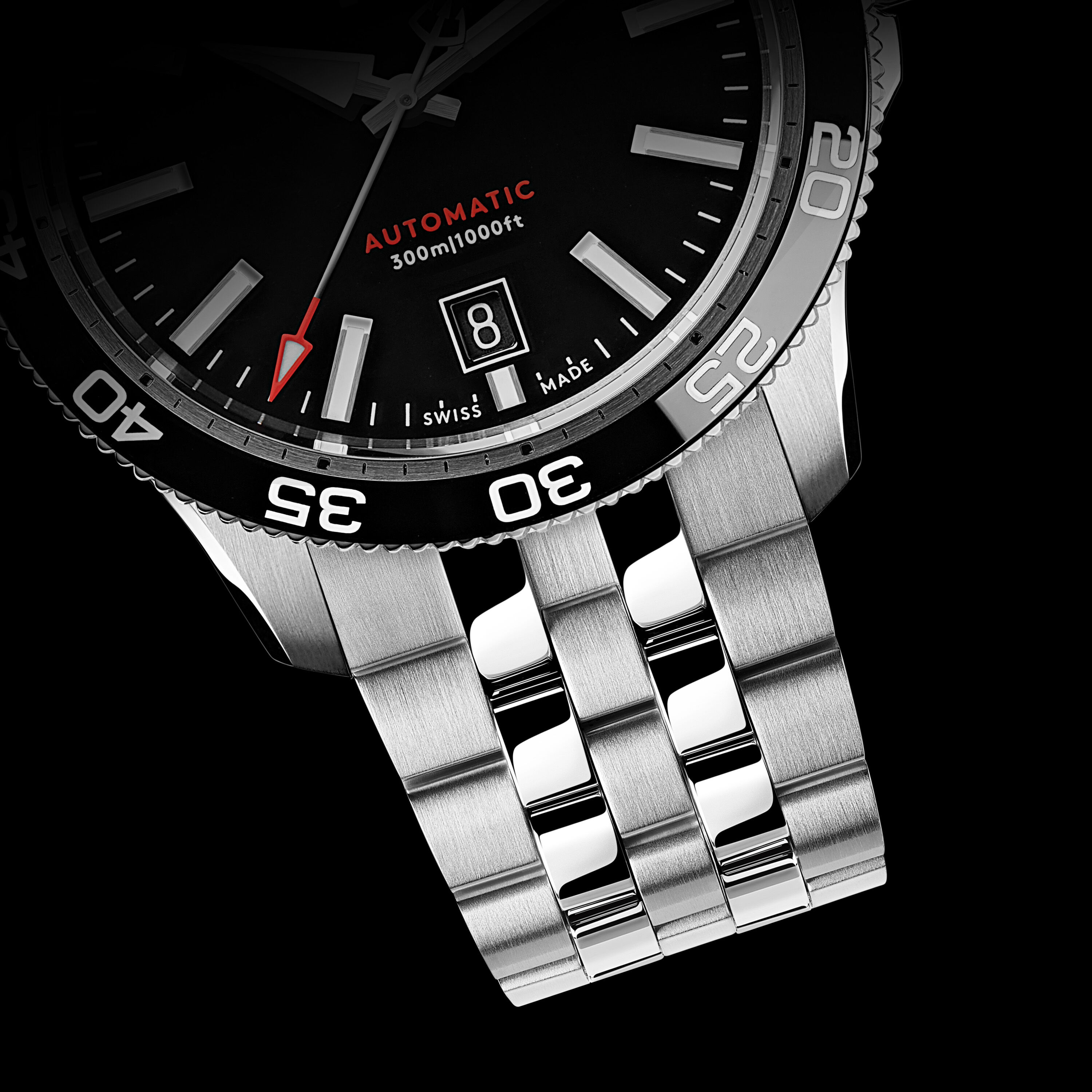 C60 Trident Pro 300 Consort Bracelet 38mm | Christopher Ward