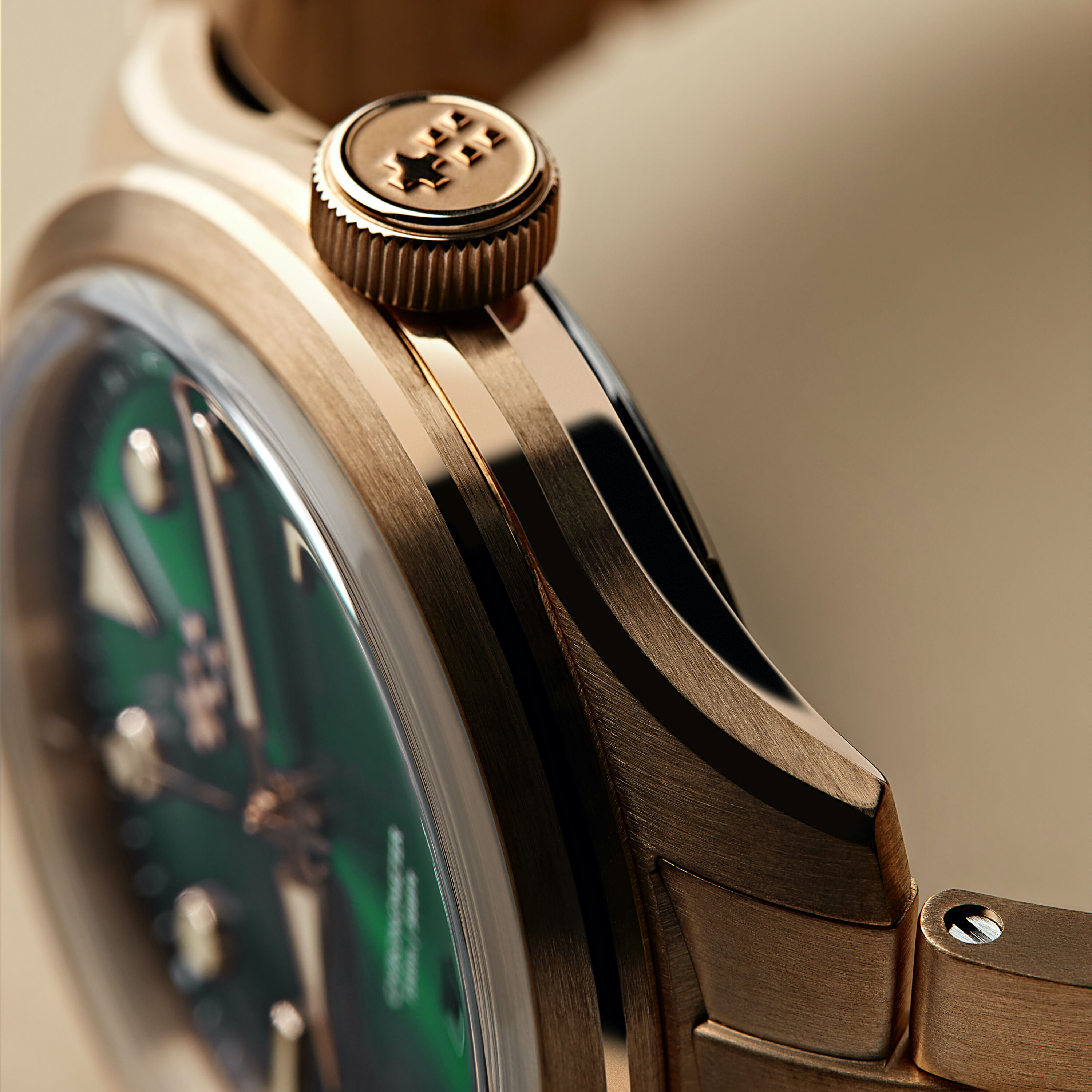 Bronze watch green new arrivals dial