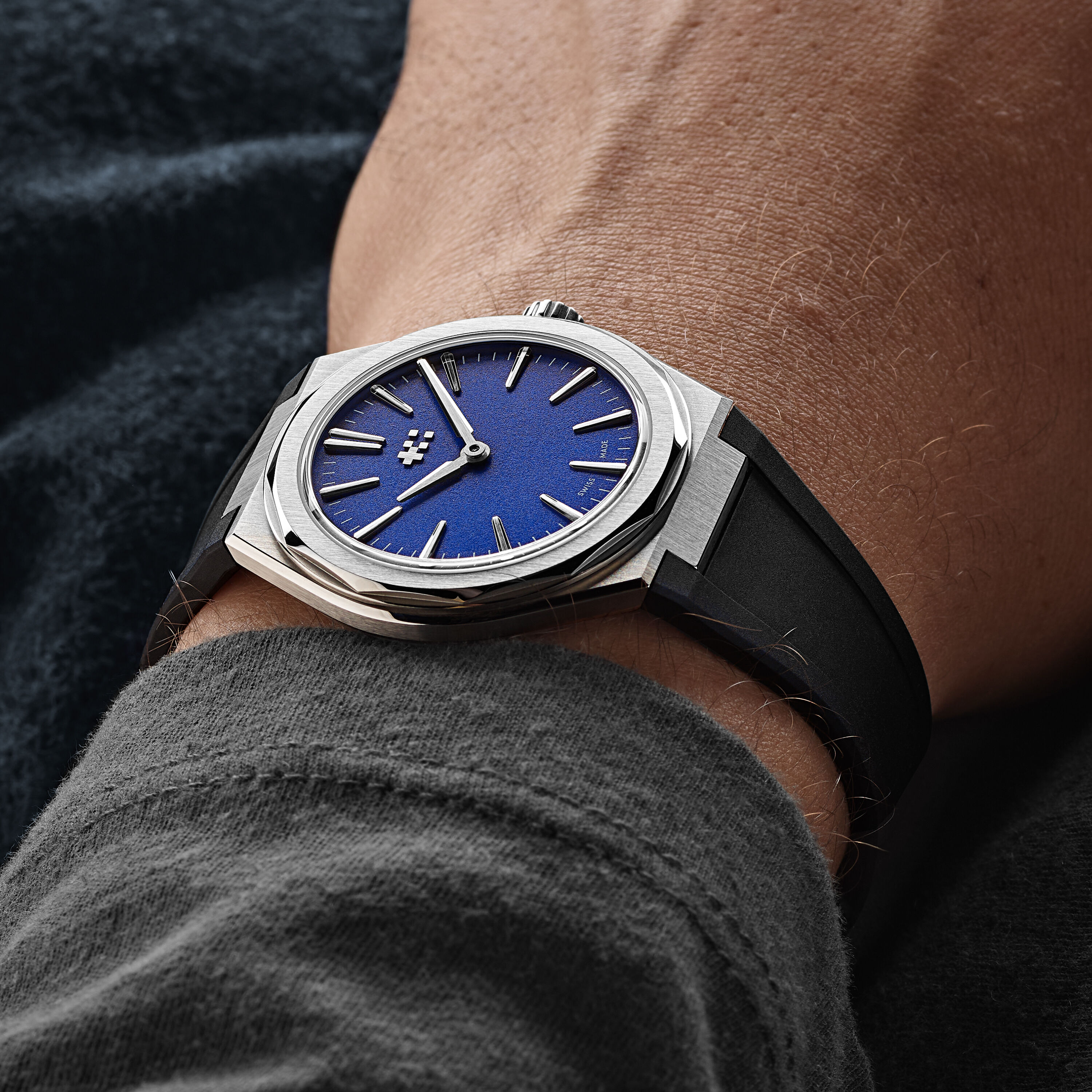 The Twelve 660 Rubber - Black | Christopher Ward