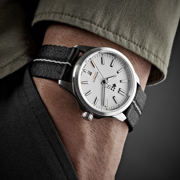 C63 Sealander Automatic