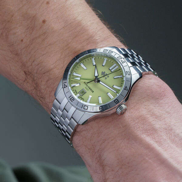 C63 Sealander GMT
