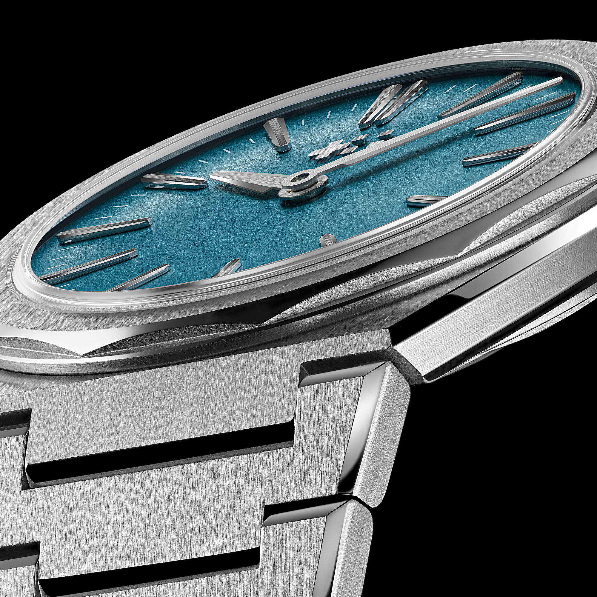 twelve 660 luxury dress watch Hands-On: The New Christopher Ward Twelve 660, With A 6.6mm Thin Case