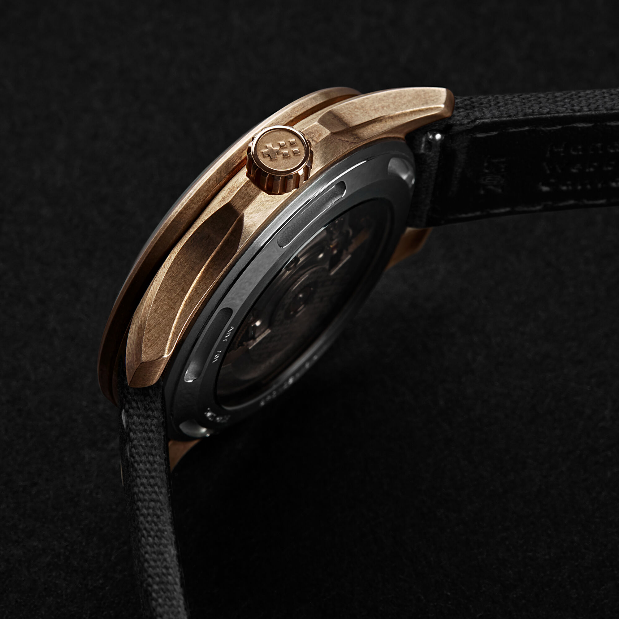 C63 Sealander Bronze COSC