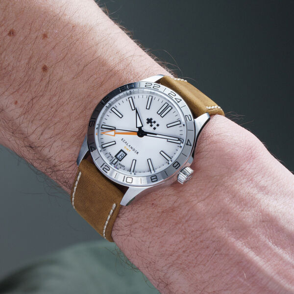 C63 Sealander GMT