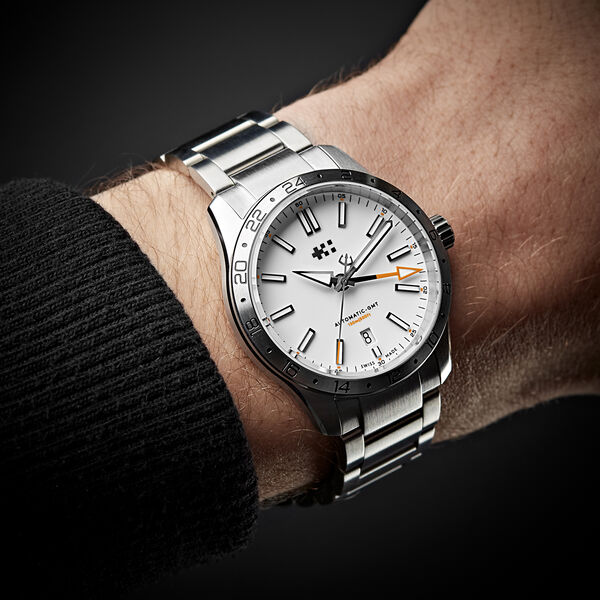 C63 Sealander GMT