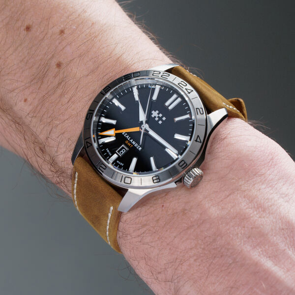 C63 Sealander GMT