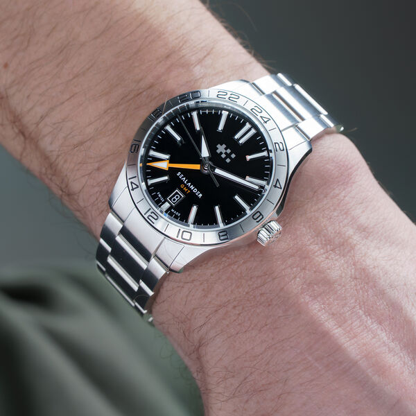 C63 Sealander GMT