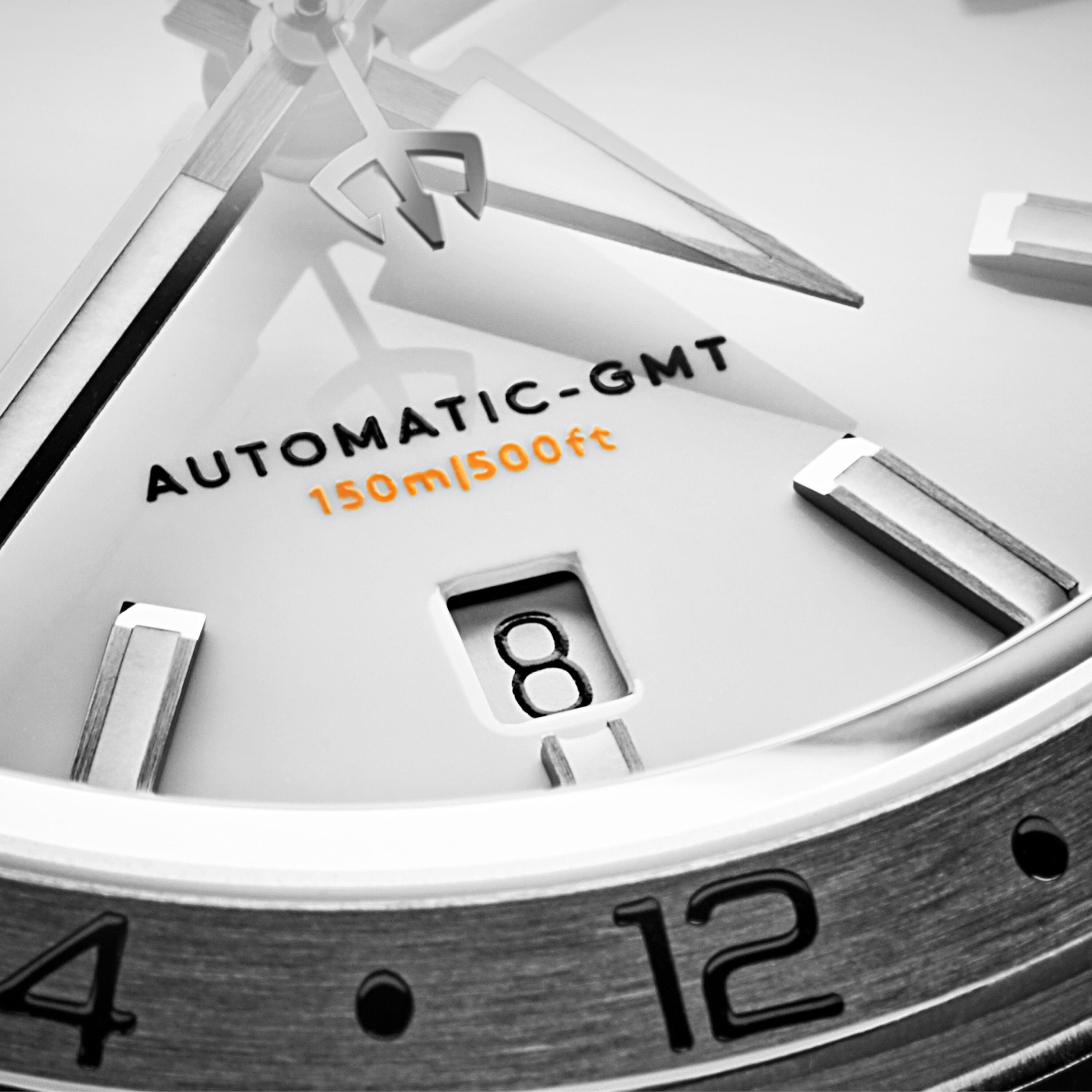 十六夜シロ Zodiac Super Sea Wolf GMT Automatic Neon 40mm Mens Watch ZO9411