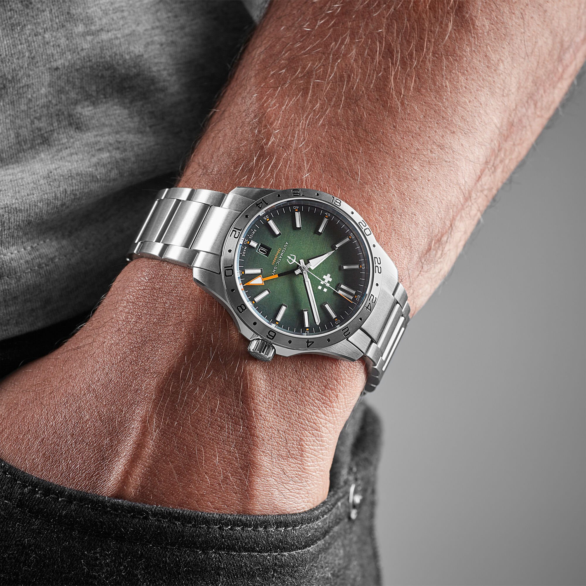 C63 Sealander GMT Christopher Ward