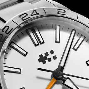 C63 Sealander GMT
