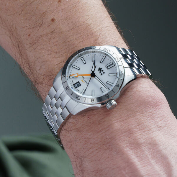C63 Sealander GMT