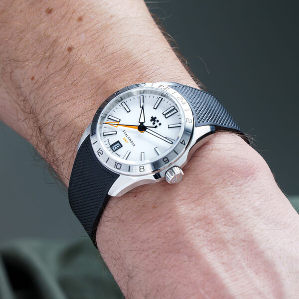 C63 Sealander GMT