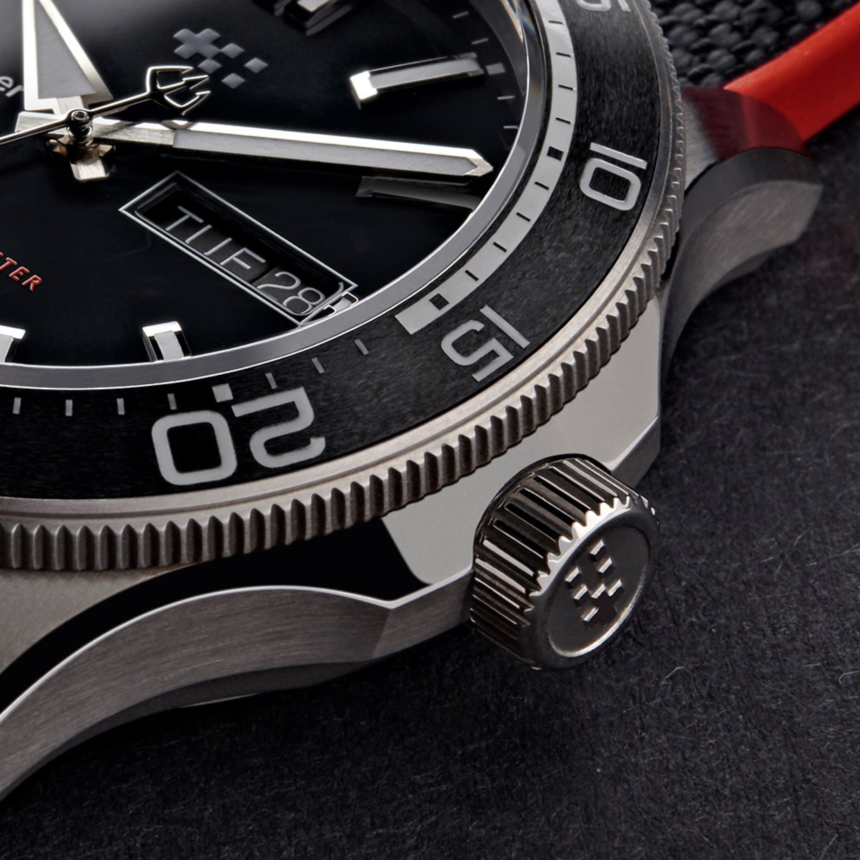 Christopher ward trident elite 1000 top