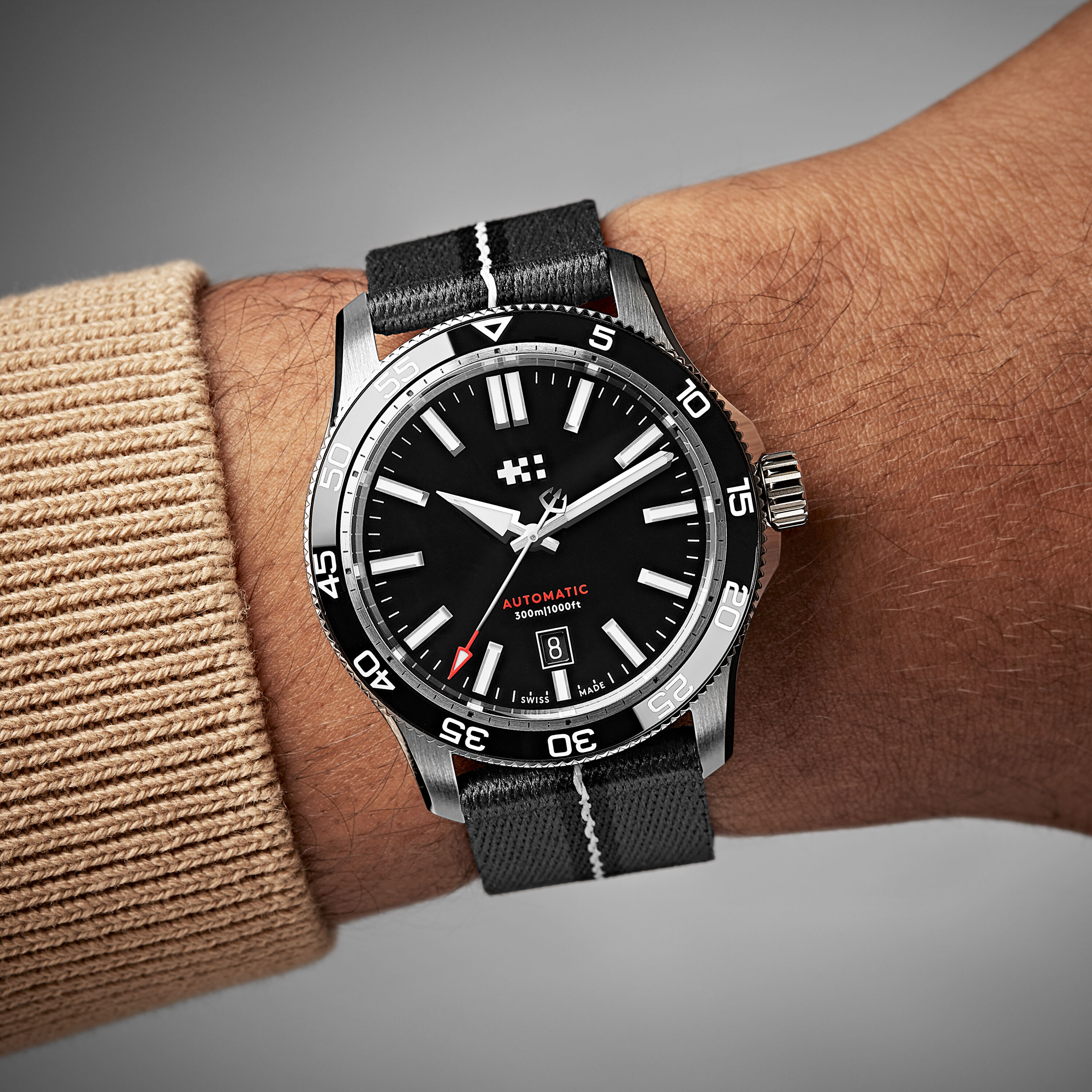 Christopher ward c60 trident pro 600 vintage hotsell 38mm