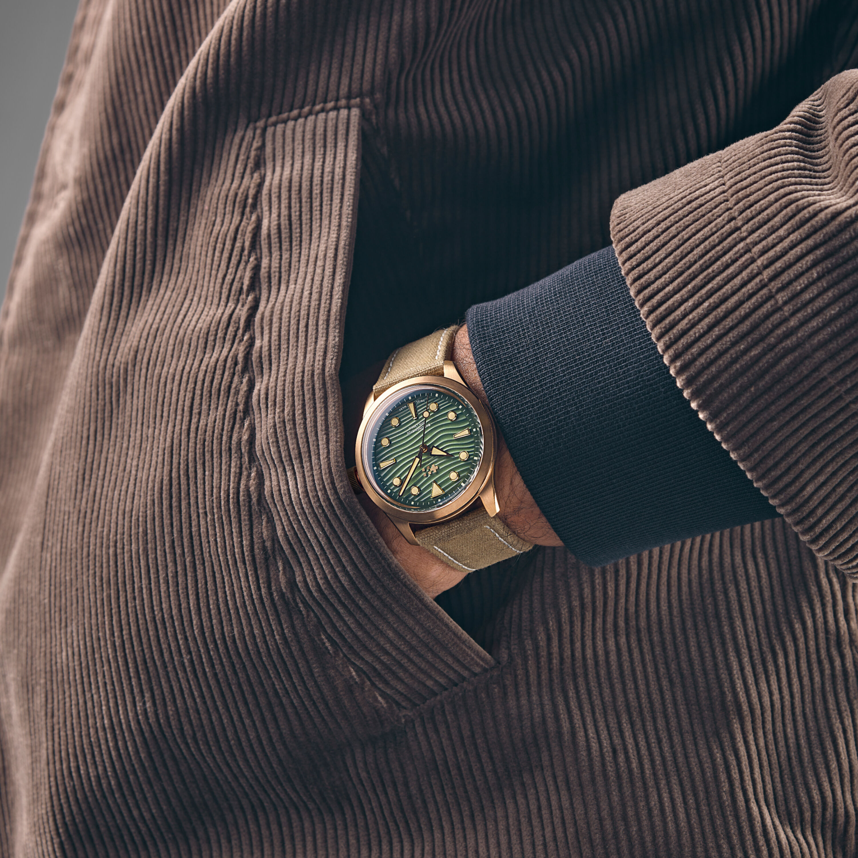 C65 Dune Aeolian Bronze | Christopher Ward