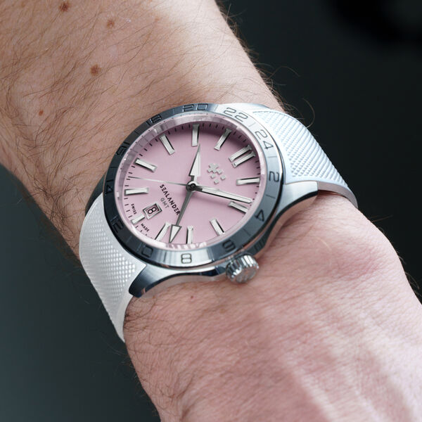 C63 Sealander GMT