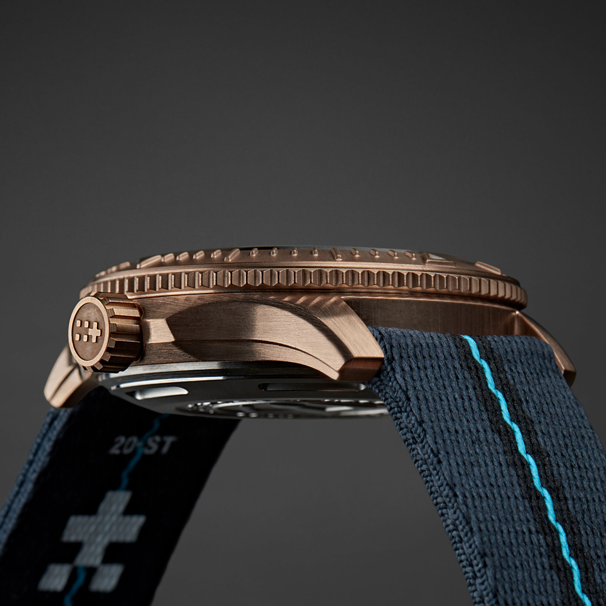 C60 Trident Bronze