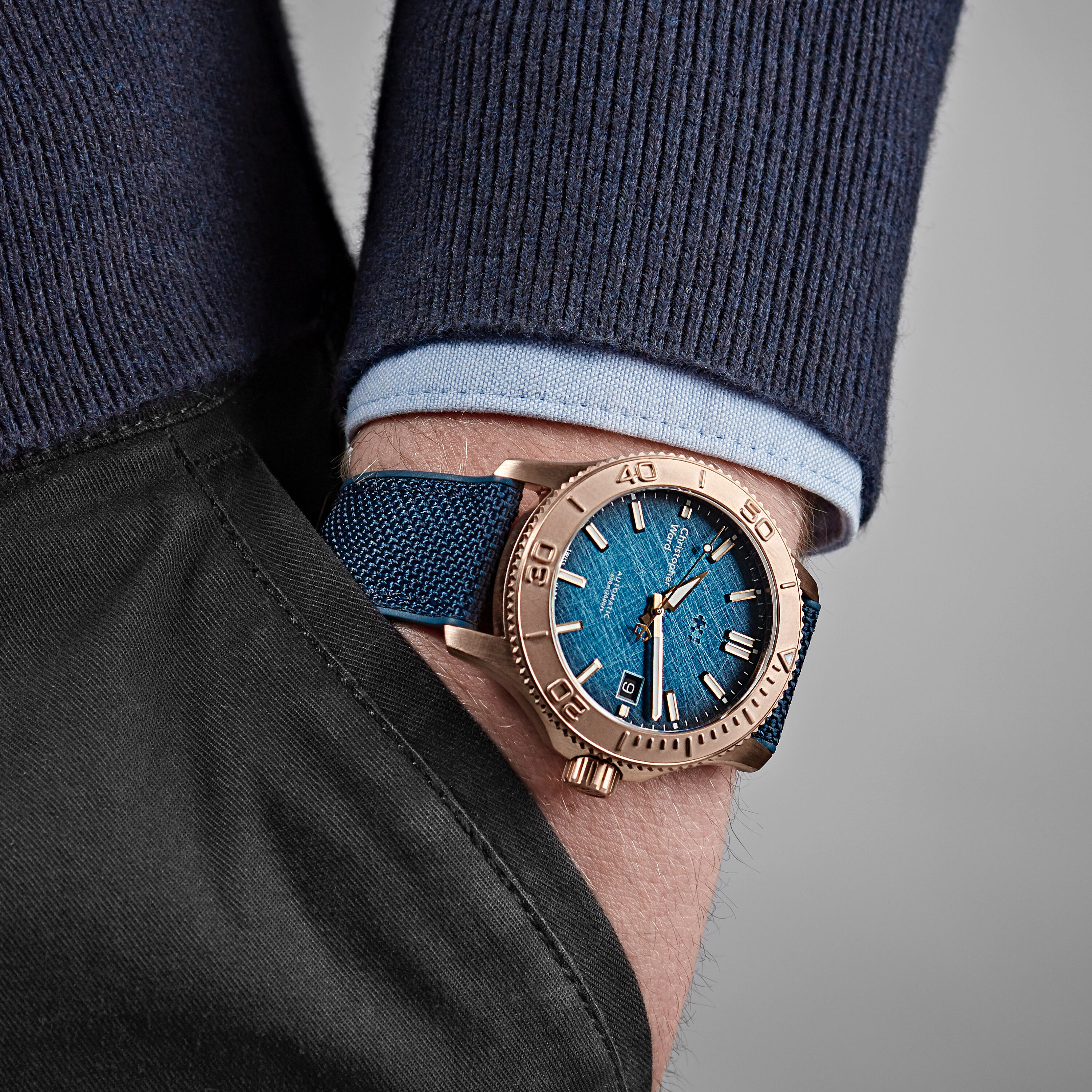 Trident bronze top
