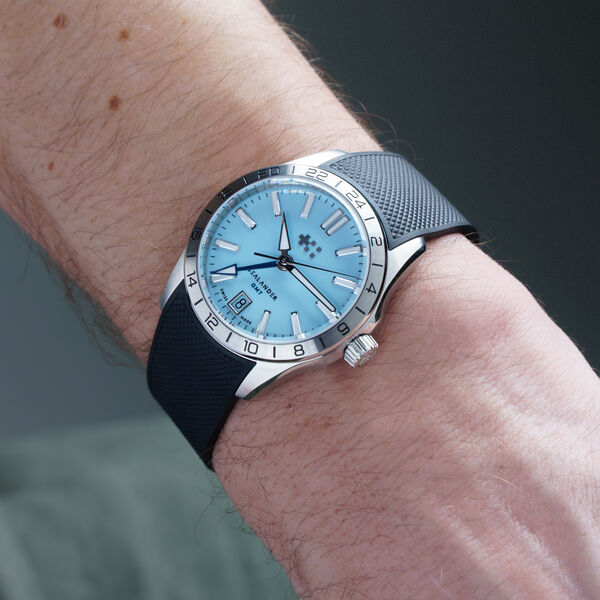C63 Sealander GMT