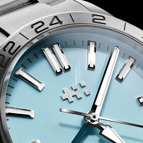 C63 Sealander GMT