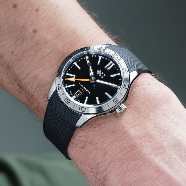 C63 Sealander GMT