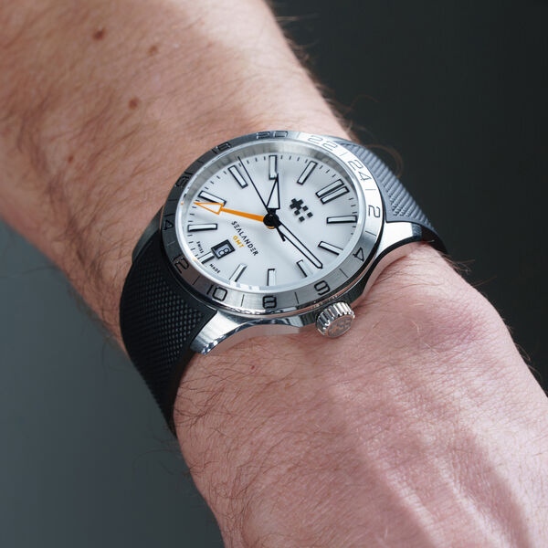 C63 Sealander GMT
