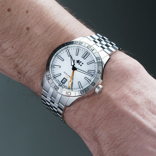 C63 Sealander GMT