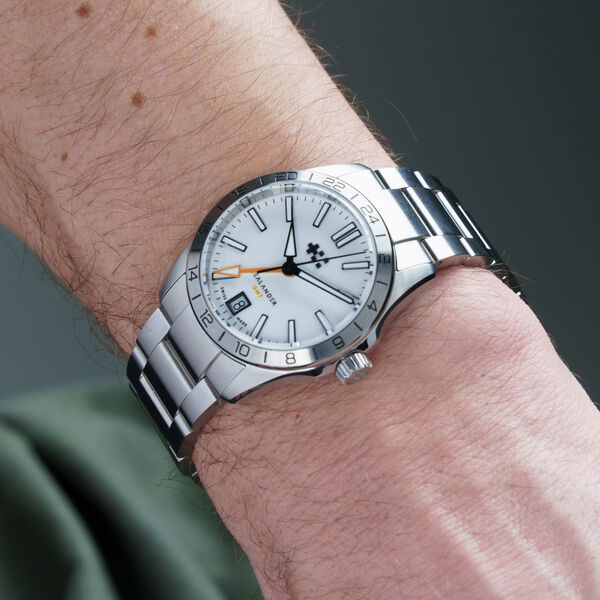 C63 Sealander GMT