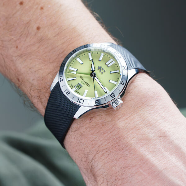 C63 Sealander GMT