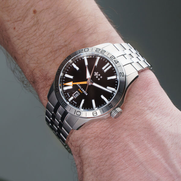 C63 Sealander GMT